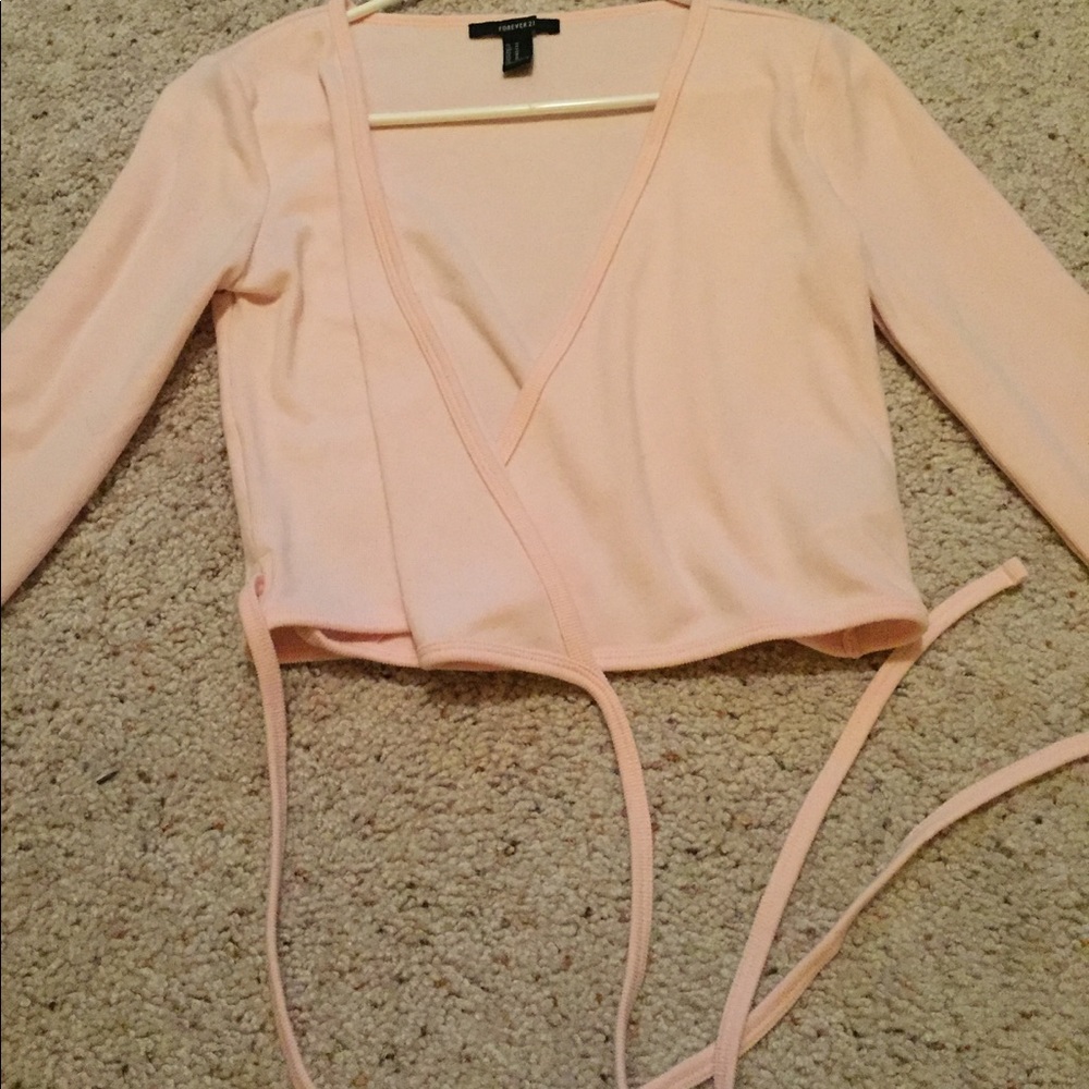 DONATING SOON /Forever 21 Cropped Wrap Top